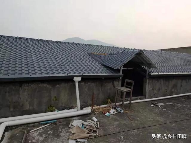 農(nóng)村自建房坡屋頂,用琉璃瓦還是樹脂瓦?看看內(nèi)行人的經(jīng)驗(yàn)分享