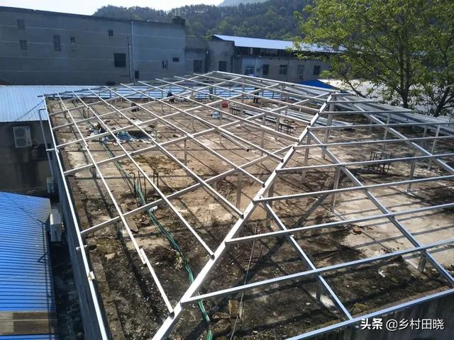 農(nóng)村自建房坡屋頂,用琉璃瓦還是樹脂瓦?看看內(nèi)行人的經(jīng)驗(yàn)分享