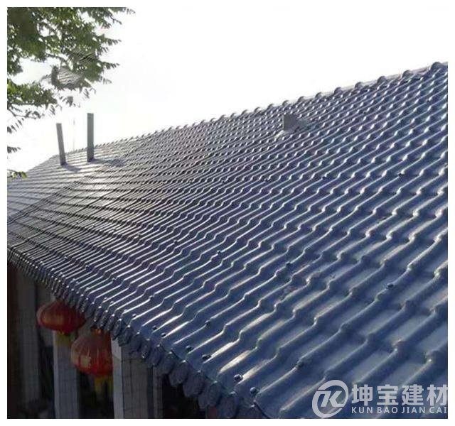 裝修屋頂選彩鋼瓦好還是合成樹脂瓦好？選對了直接節省幾千元