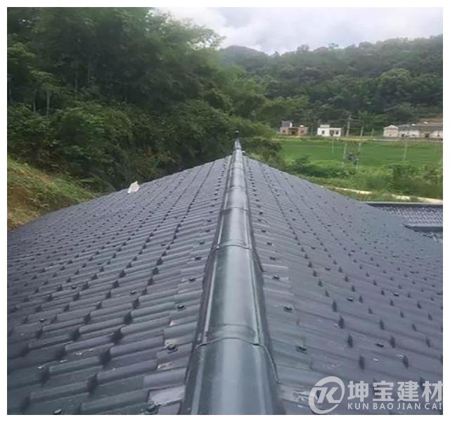 裝修屋頂選彩鋼瓦好還是合成樹脂瓦好？選對了直接節省幾千元